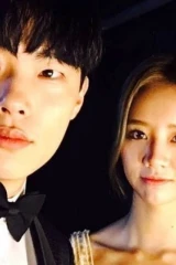 هيوري من Girl’s Day تفاجئ حبيبها ريو جون يول شخصيًا بمناسبة عيد ميلاده في موقع تصوير دراما "لعبة المال"