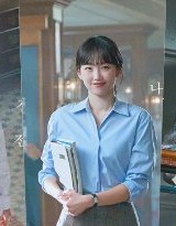 يشغل سيو كانج جون وجين كي جو وكيم شين روك مناصب مختلفة في مدرسة بيونج مون الثانوية